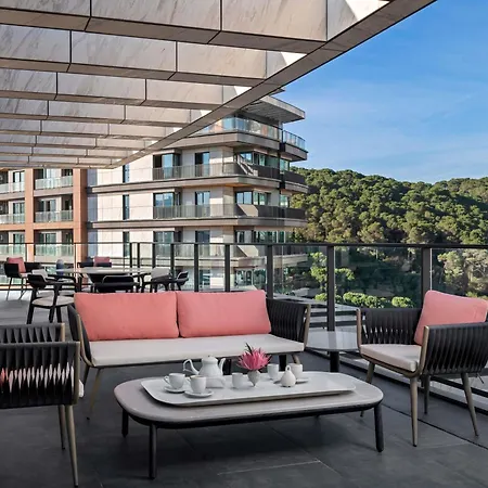 Hotel Moevenpick Living Saklivadi 4*