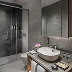 Hotel Moevenpick Living Saklivadi 4*